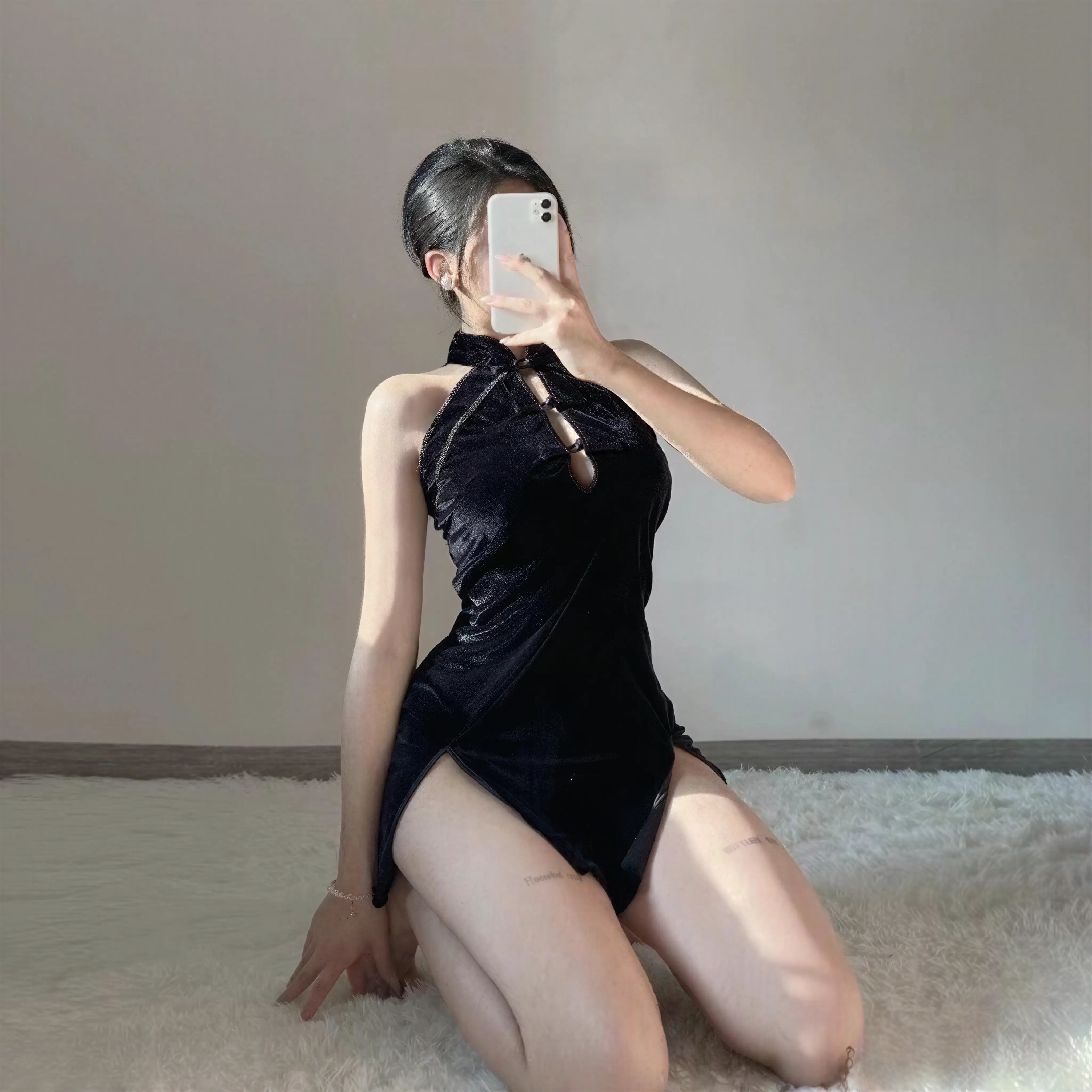 柒柒还活着 – 短款旗袍 6P